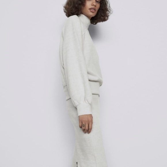 Zara Plush Balloon Sleeve Sweatshirt - Picture 4 of 6